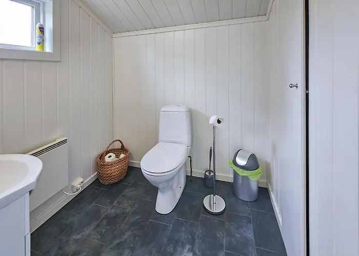 3 Bedroom Beautiful In Сasa de vacaciones Tjøme